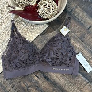 NWT! Adrienne Vittadini Bra! Size 34B